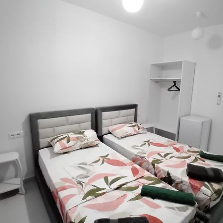 Ida Apartments Sarandë エクステリア 写真