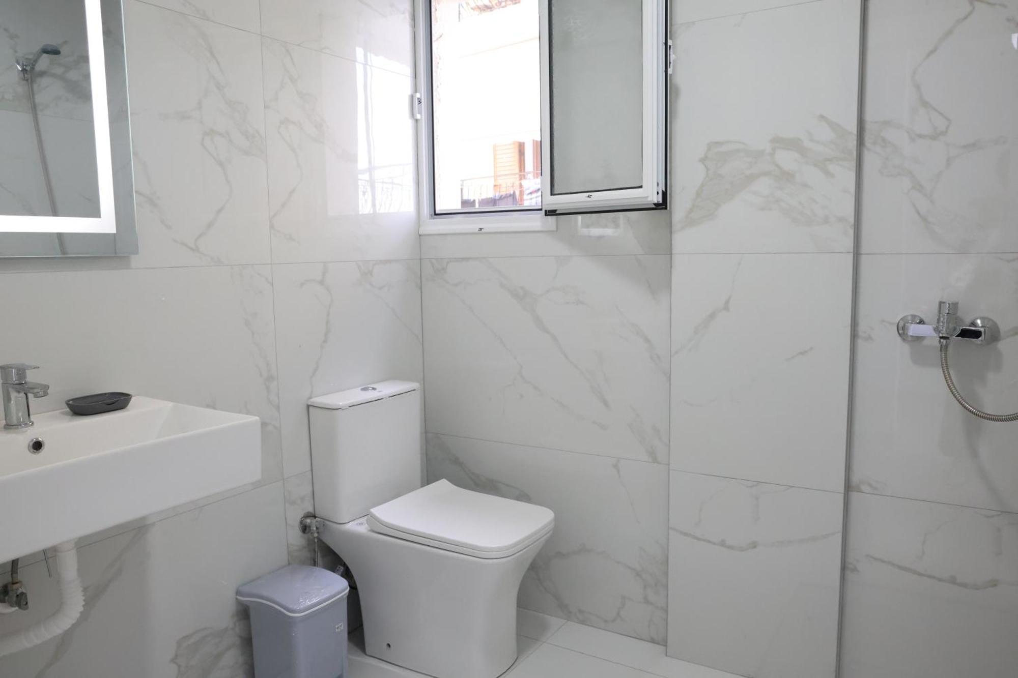 Ida Apartments Sarandë エクステリア 写真